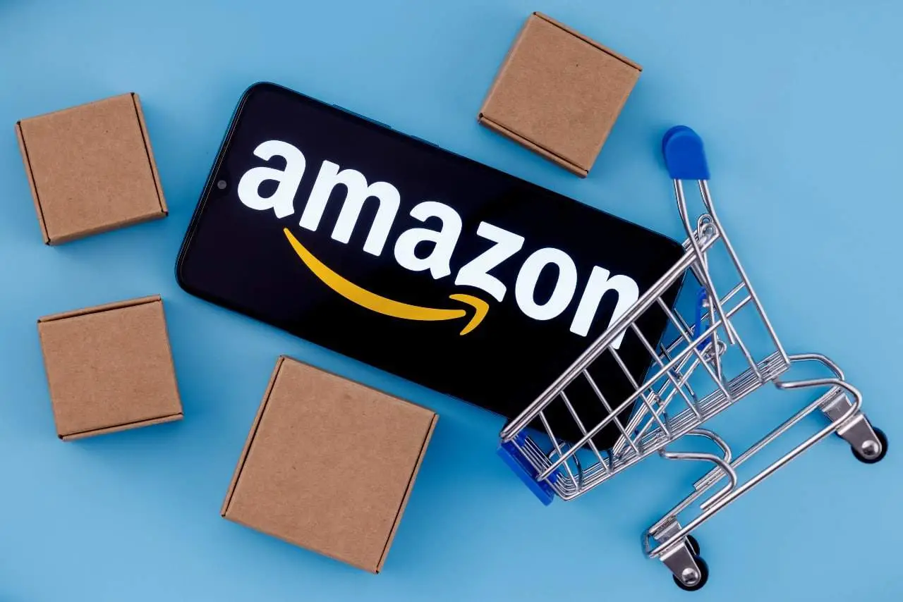 Come si fa a comprare su Amazon e risparmiare? I trucchi per monitorare i prezzi e usare i coupon